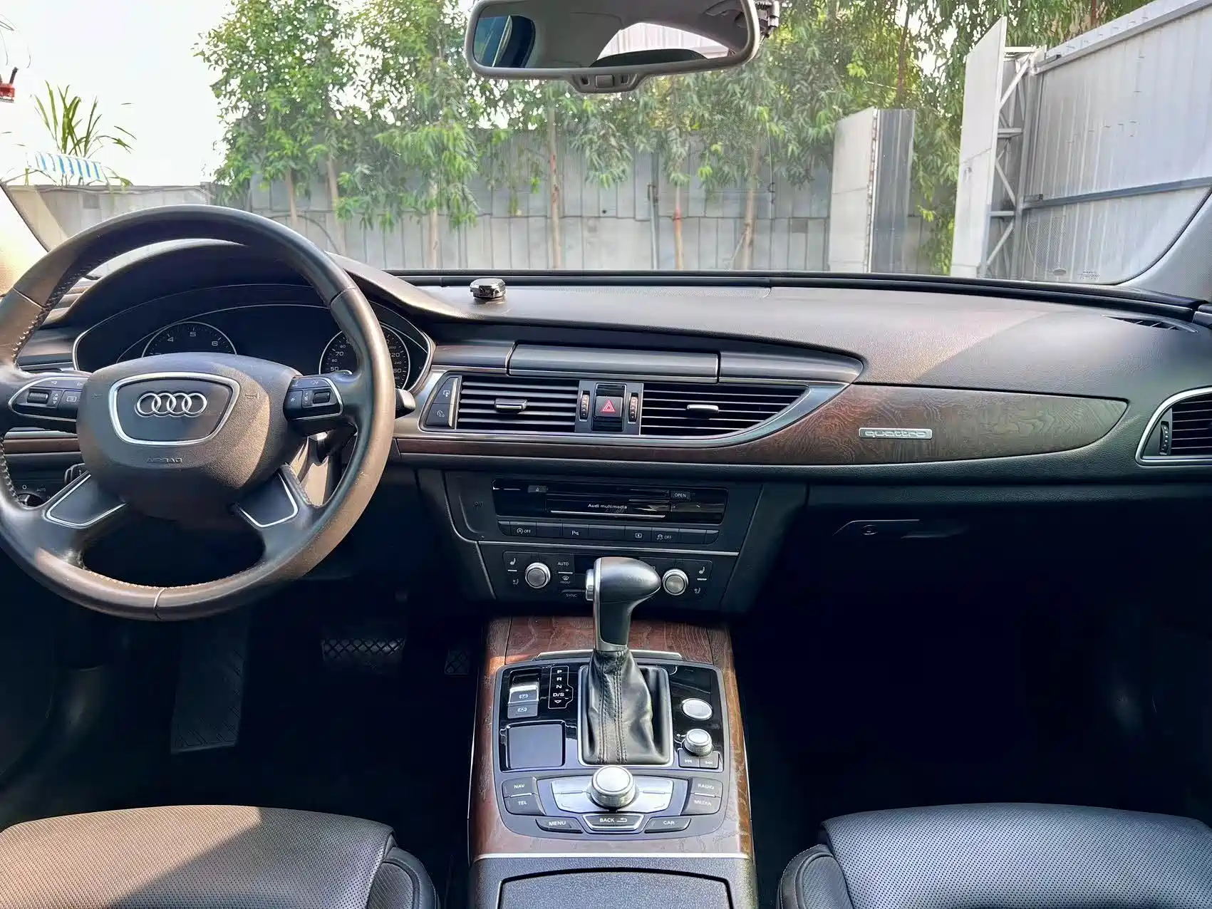 Фото 11 - Audi A6L