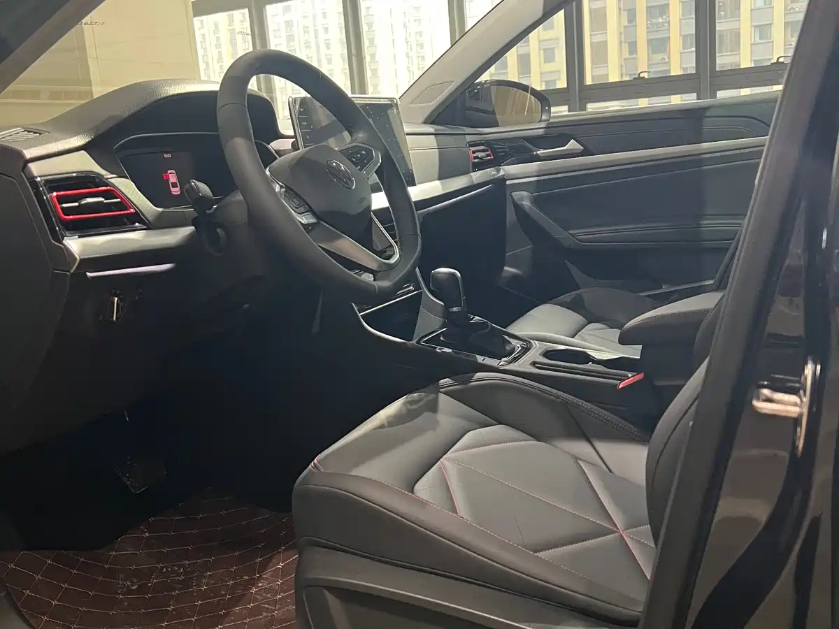 Volkswagen Lavida 2024 Model 300TSI DSG Starlight Leading Edition фото 4