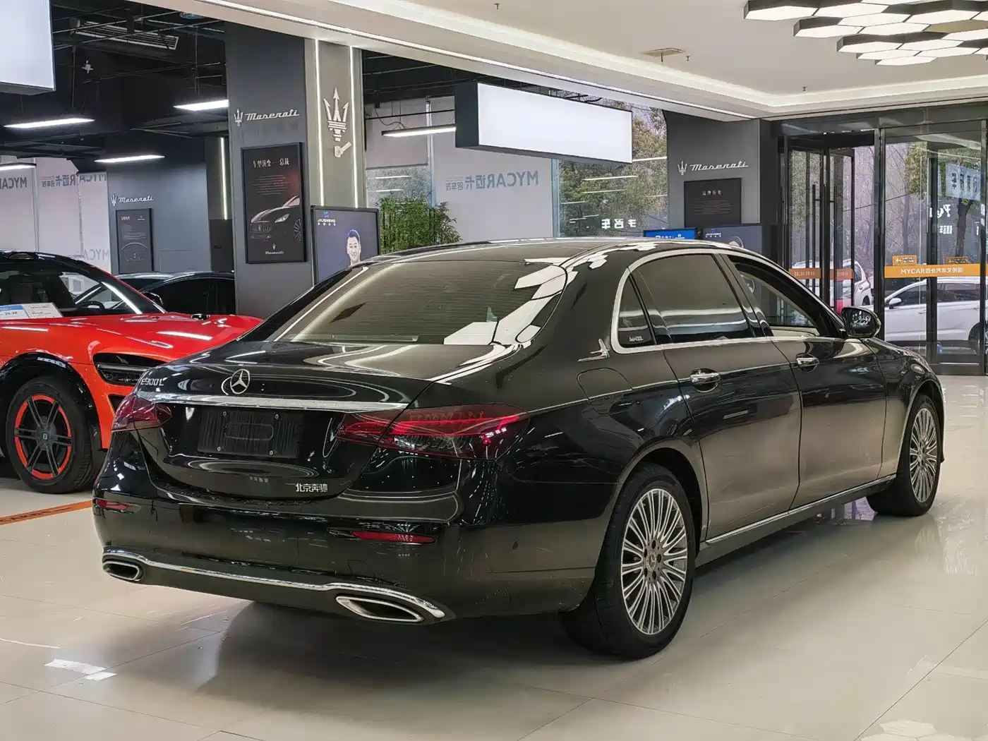 Mercedes-Benz E-Class 2023 E 300 L Fashion фото 4