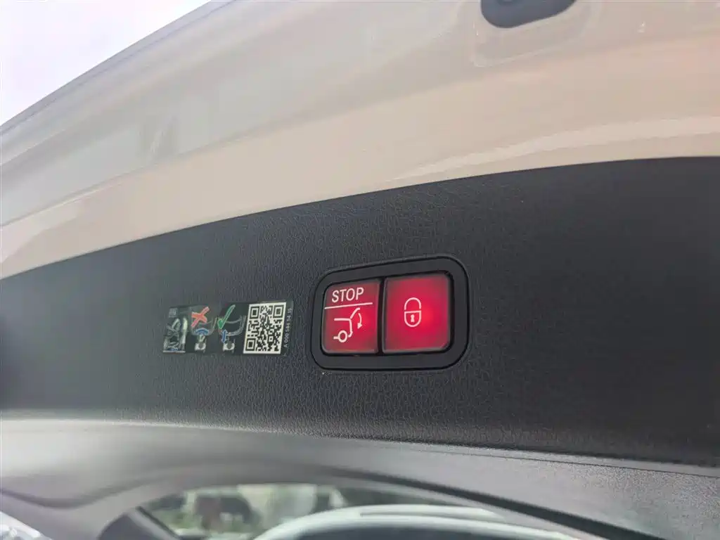 Mercedes-Benz GLC 2024 GLC 260 L 4MATIC Luxury 5-seater фото 22