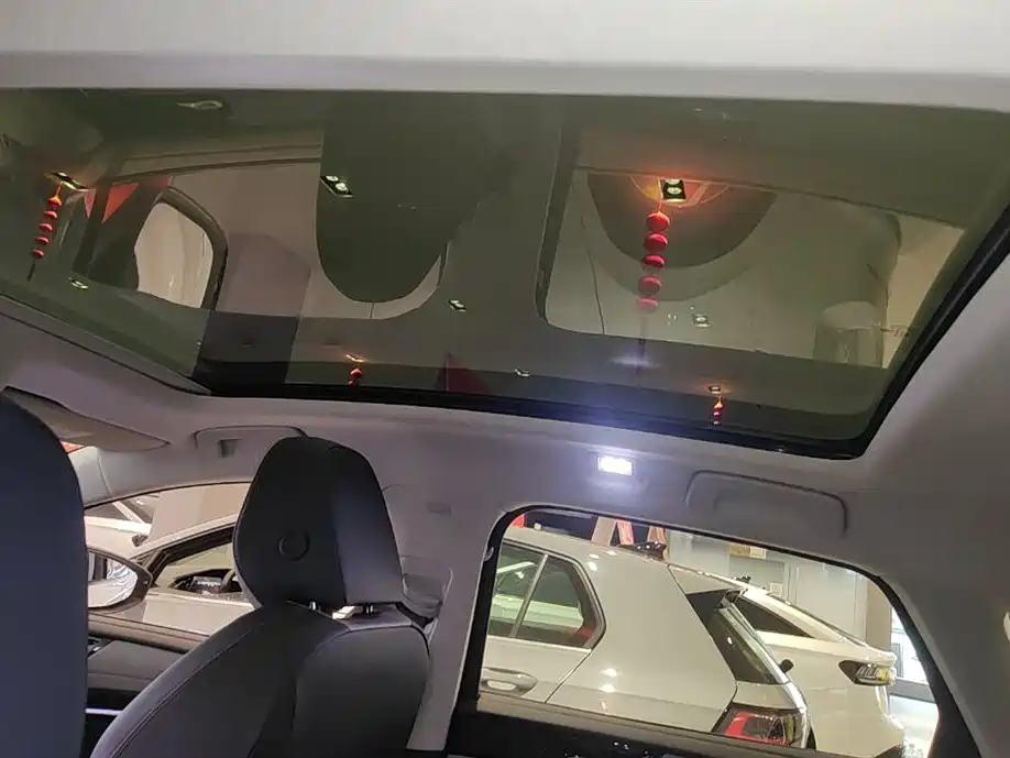 VOLKSWAGEN ID.7 VIZZION