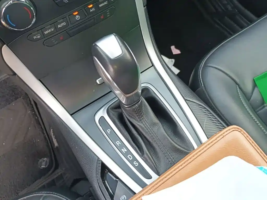 Фото 14 - Ford Edge
