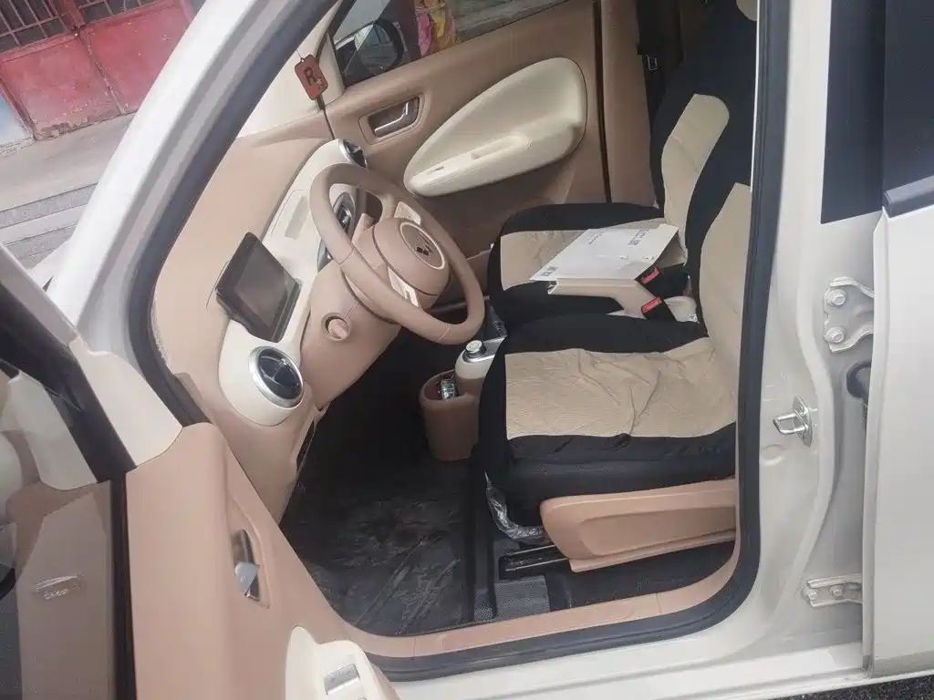 Wuling Motors Hongguang MINIEV 2026 2025 4-Door Advanced