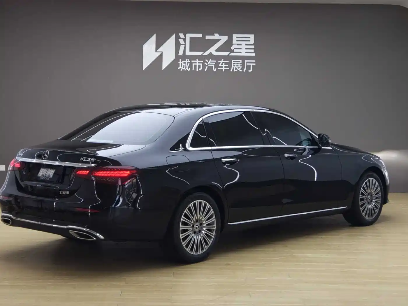 Mercedes-Benz E-Class 2022 E 300 L Fashion фото 3