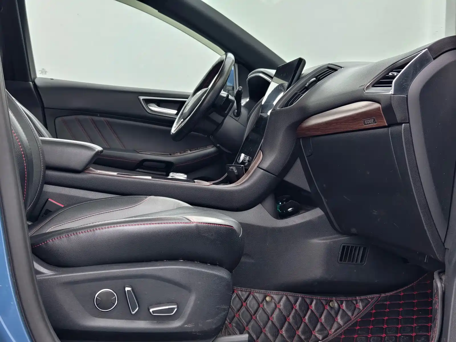 Фото 17 - Ford Edge