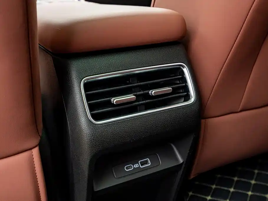 Geely Boyue REV 2026 2026 Extended Range Base Model