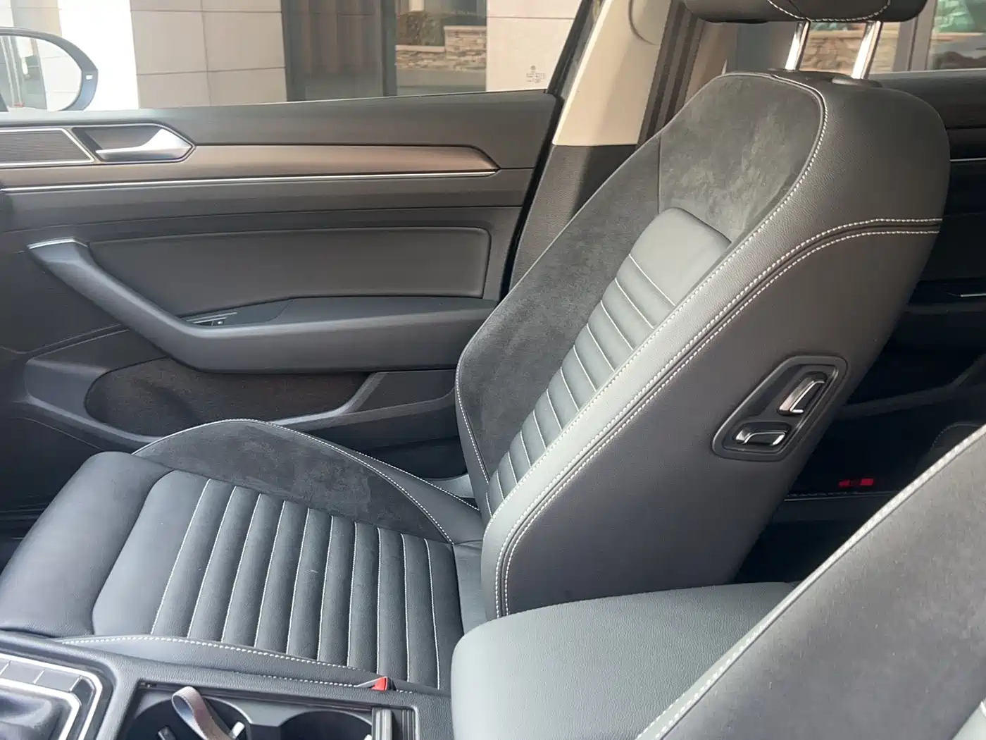Volkswagen Magotan 2020 330TSI DSG Leading фото 19