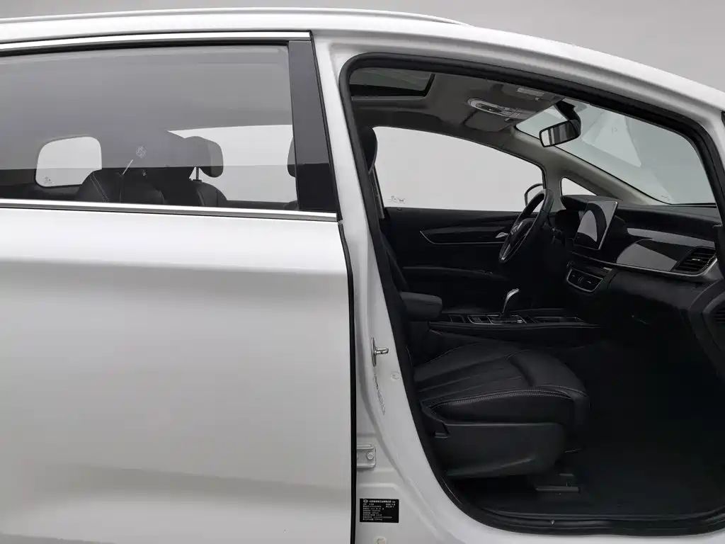 Фото 23 - BYD Song MAX