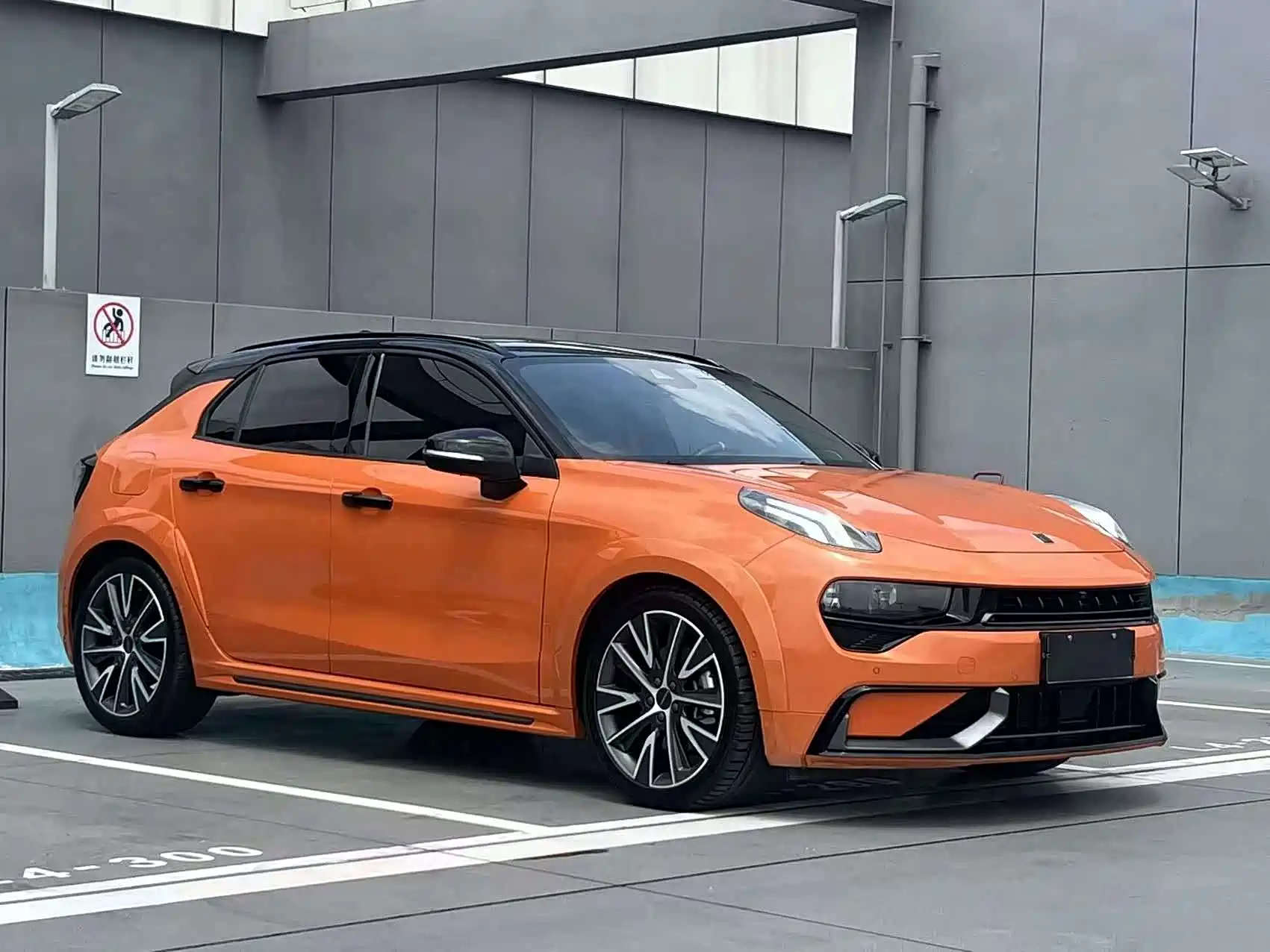 Фото 3 - Lynk & Co 02 Hatchback
