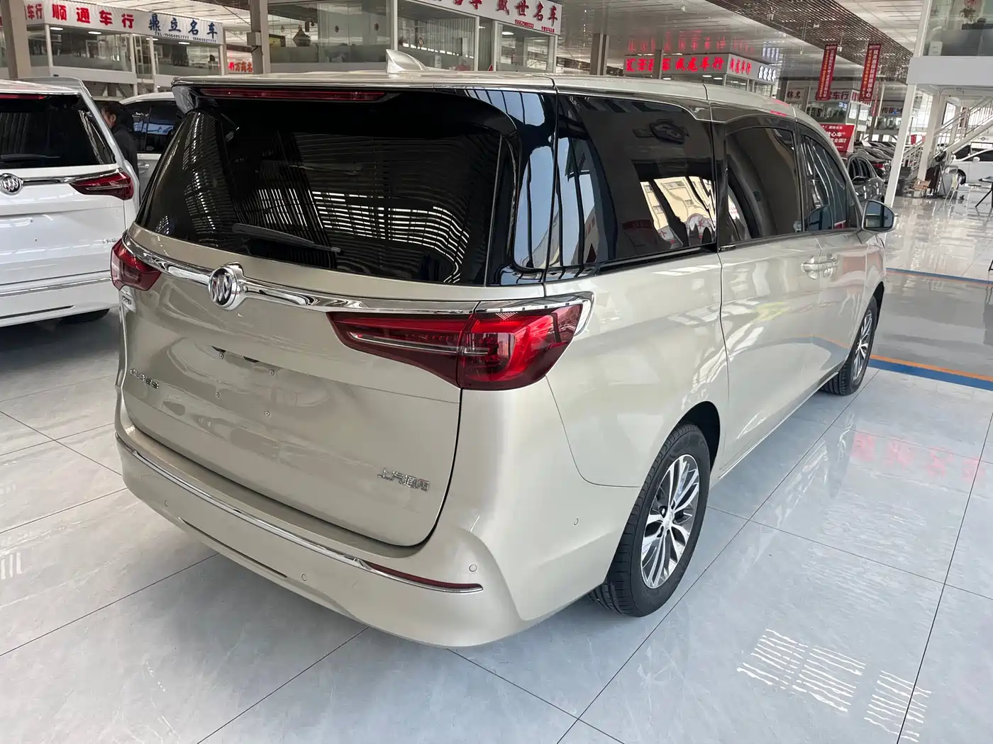 Buick GL8 2022 ES Landmark 653T Premium фото 8