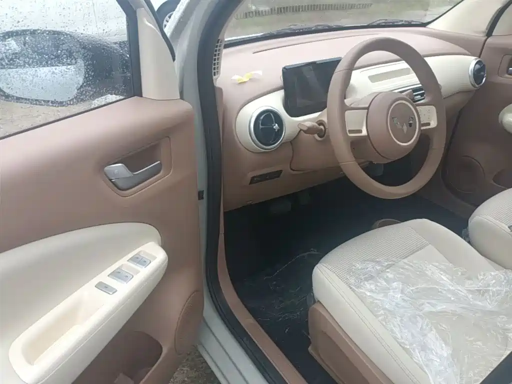 Wuling Motors Hongguang MINIEV 2026 2025 4-Door Advanced