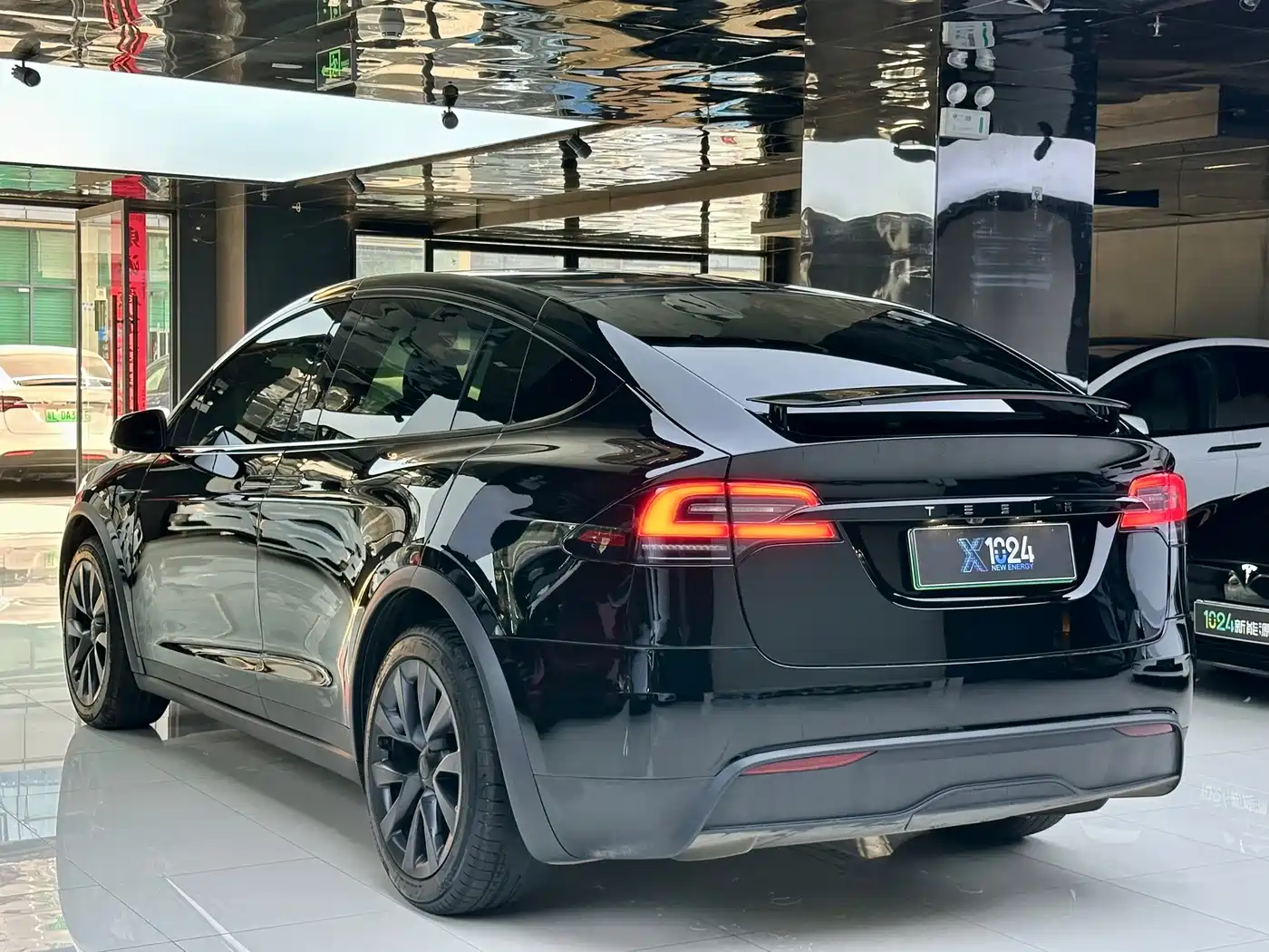 Tesla Model X 2024 2023 Dual Motor All-Wheel Drive Edition
