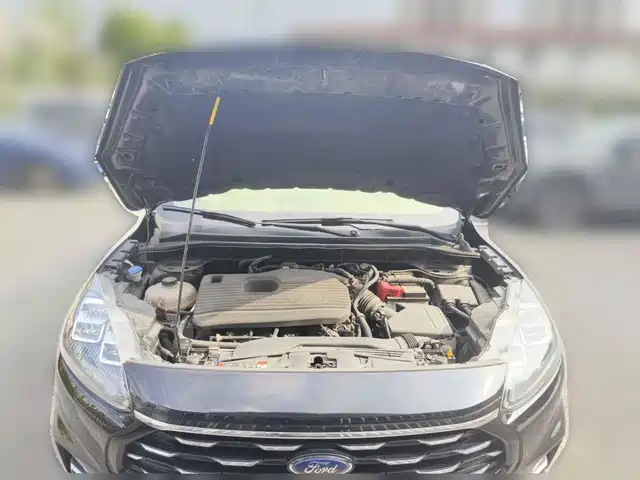 Ford Escape 2020 EcoBoost 245 2WD Premium Edition — фото 3