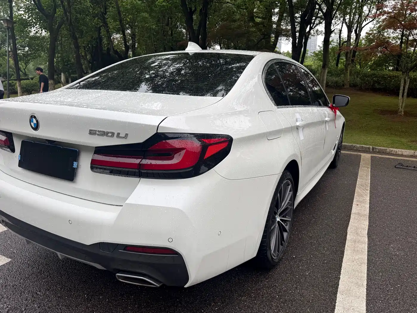 BMW 5 Series 2023 530Li Leading M Sport Package фото 11