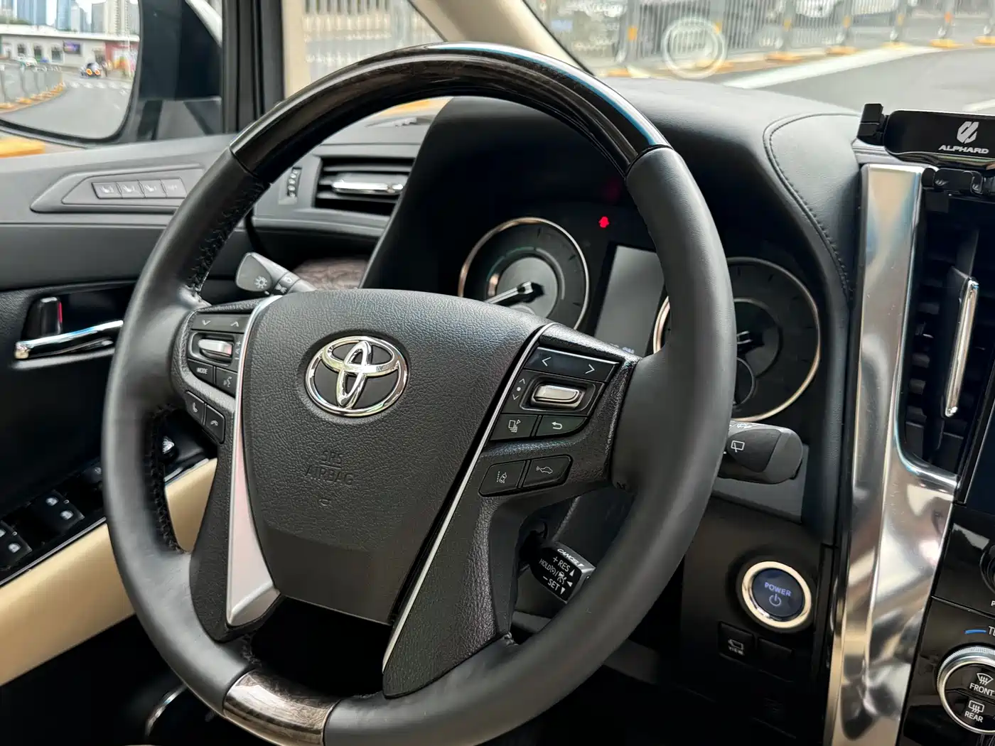 Toyota Alphard 2020 Hybrid 2.5L Premium Edition фото 9