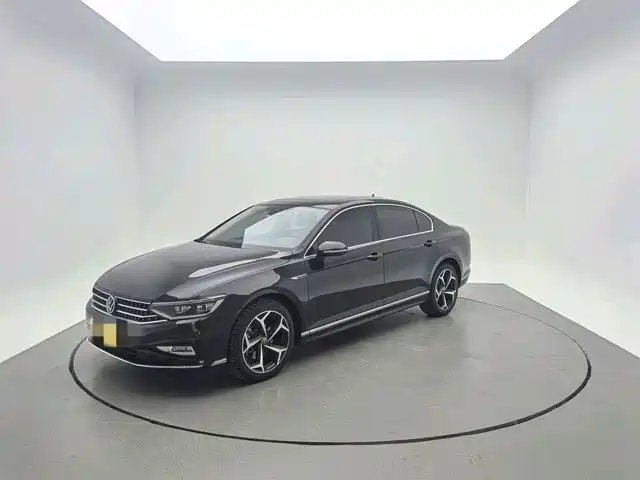 Volkswagen Magotan 2025 Popular Edition 330TSI DSG Luxury