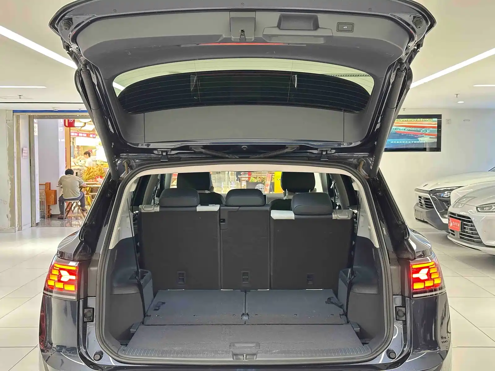Фото 8 - Volkswagen ID.6 CROZZ