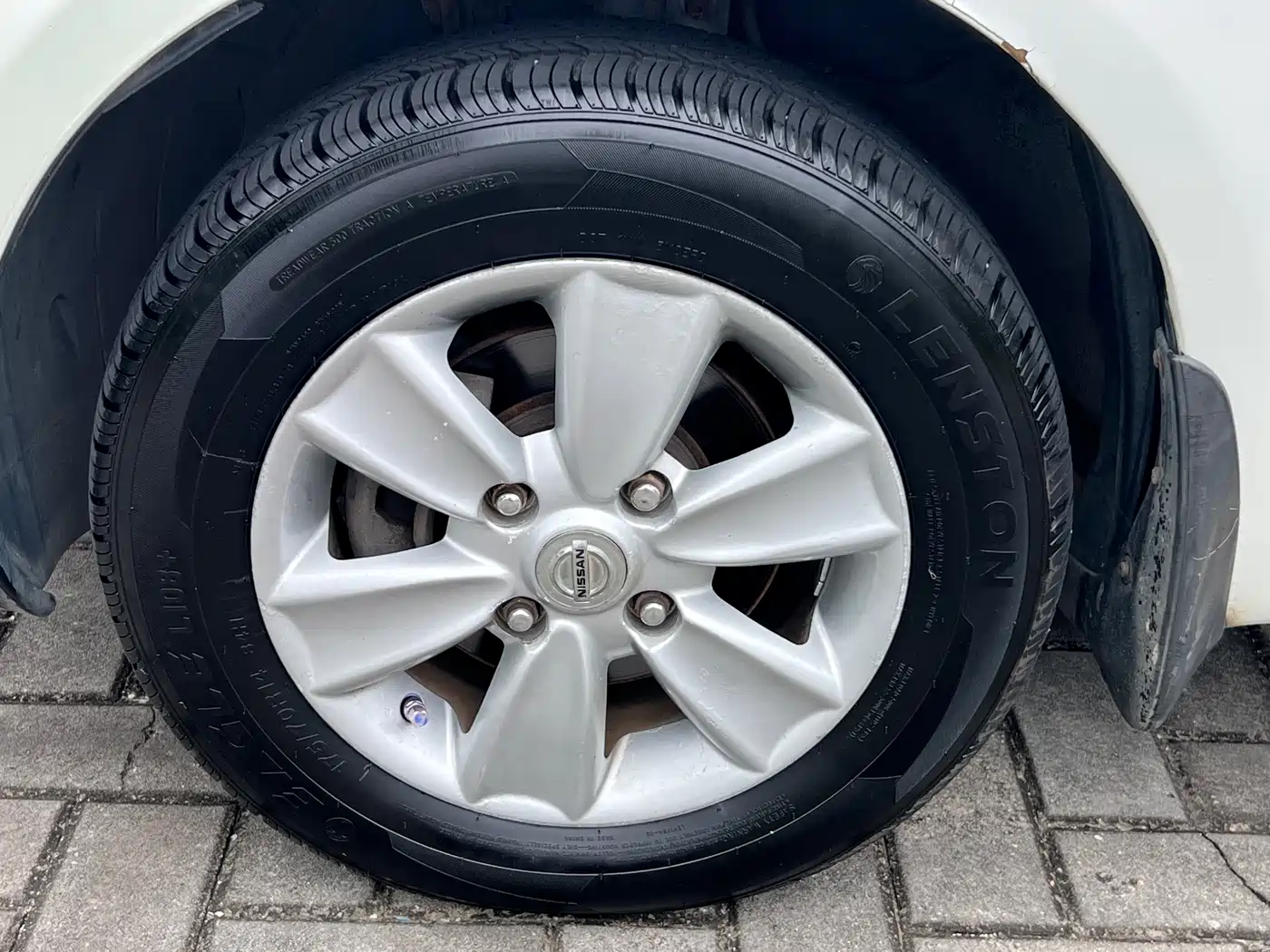 Nissan Livina 2008 2008 1.6L Automatic XuanNeng Type