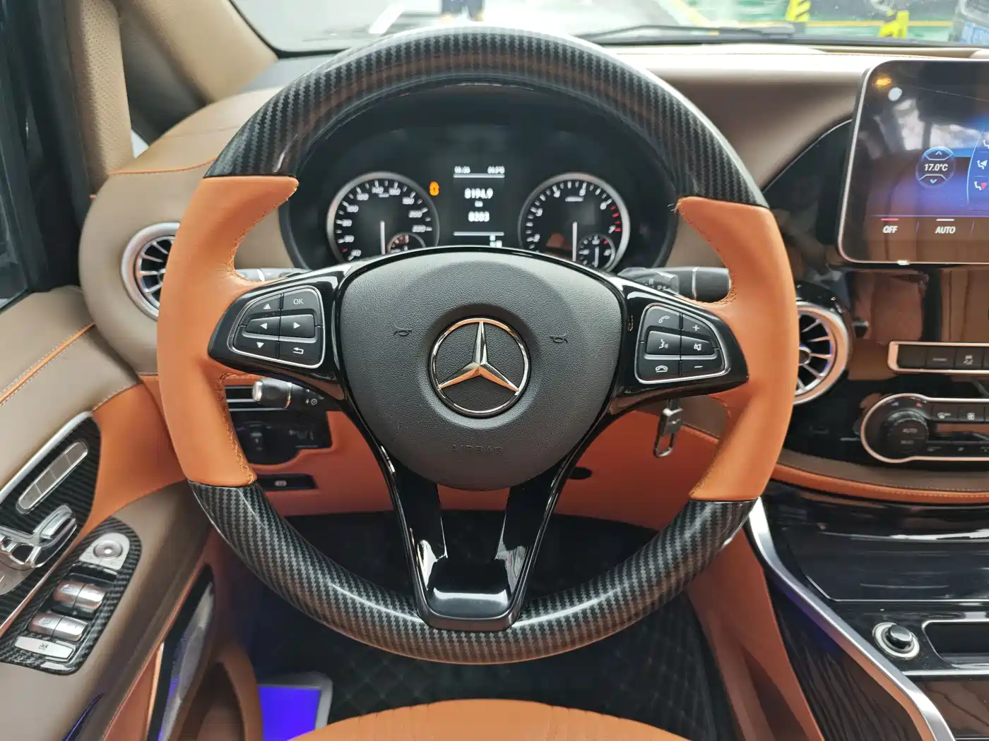 Mercedes-Benz Vito 2023 2.0T Elite 7-Seater фото 11