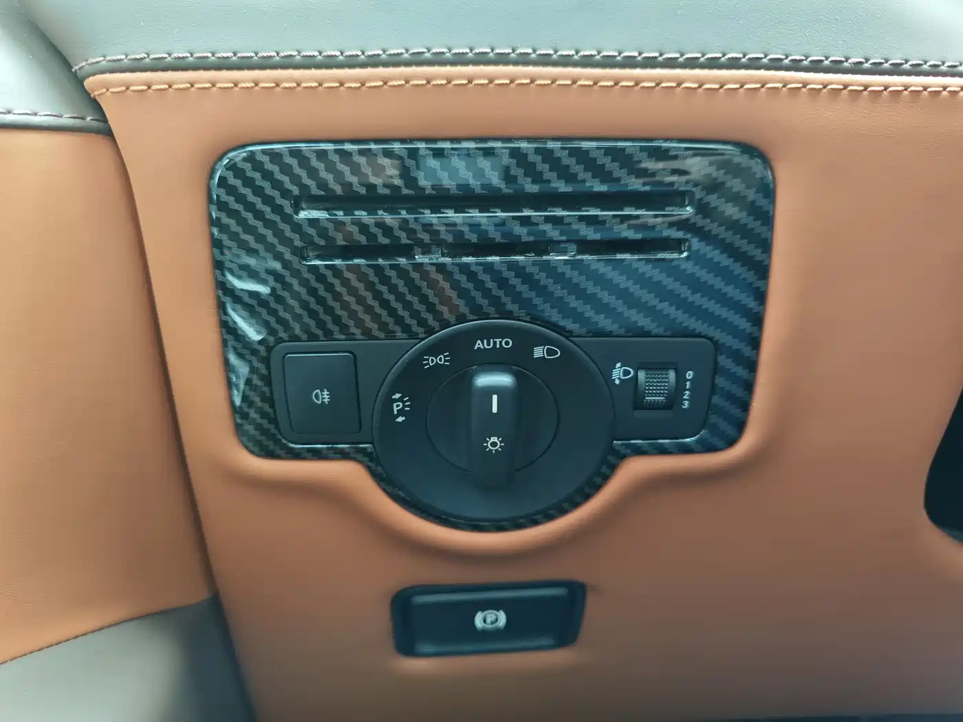 Mercedes-Benz Vito 2023 2.0T Elite 7-Seater фото 17
