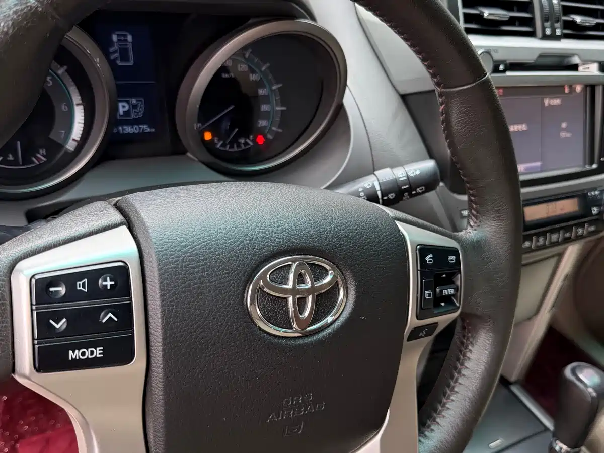 Toyota Prado 2010 4.0L Automatic TX-L фото 12