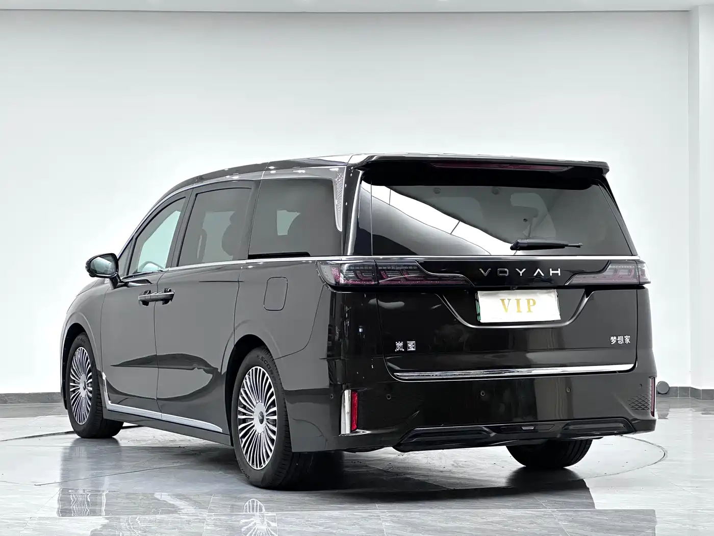 Voyah Auto Voyah Dreamer 2025 PHEV AWD Flagship Kunpeng Edition фото 7