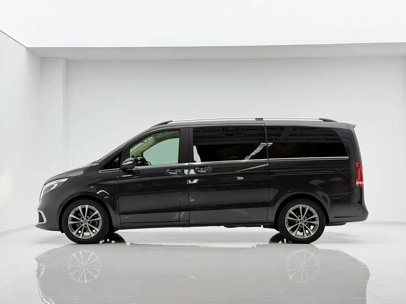 Mercedes-Benz V-Class 2021 V 260 Pilot Edition фото 4