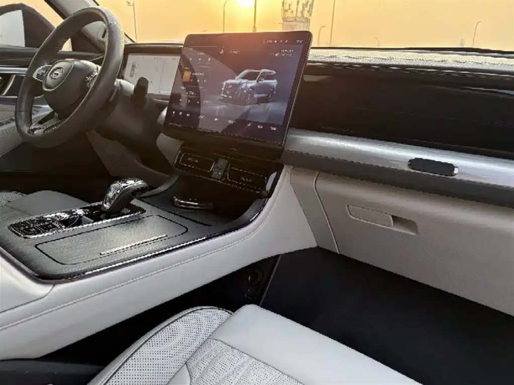 GAC Trumpchi Trumpchi GS8 2022 Pilot Series 2.0TGDI AWD Ultimate Edition (7-Seater) фото 4