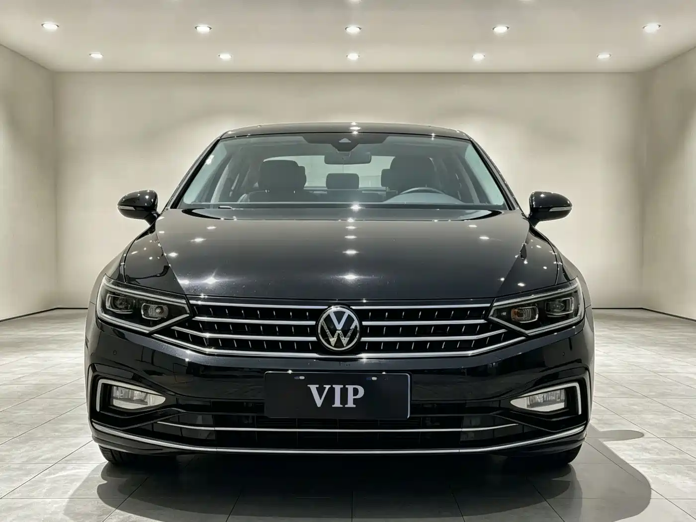 Volkswagen Magotan 2023 Model 2 Million Commemorative Edition 330TSI DSG Luxury фото 2