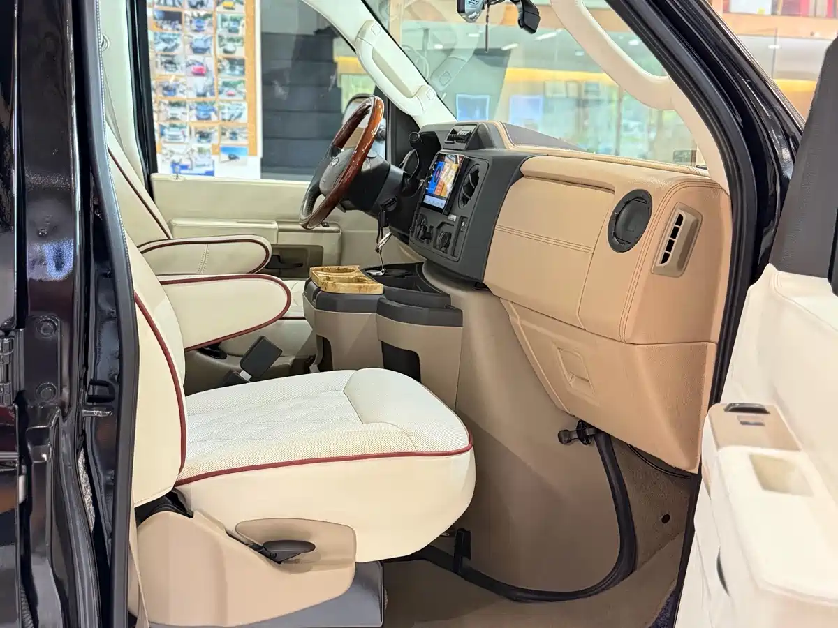 Ford E350 2014 2011 5.4L Platinum Edition