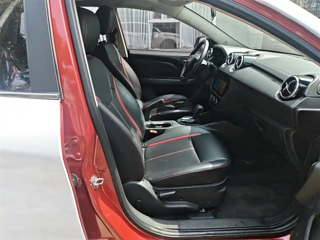 Soueast DX3 2017 2016 1.5T CVT Premium
