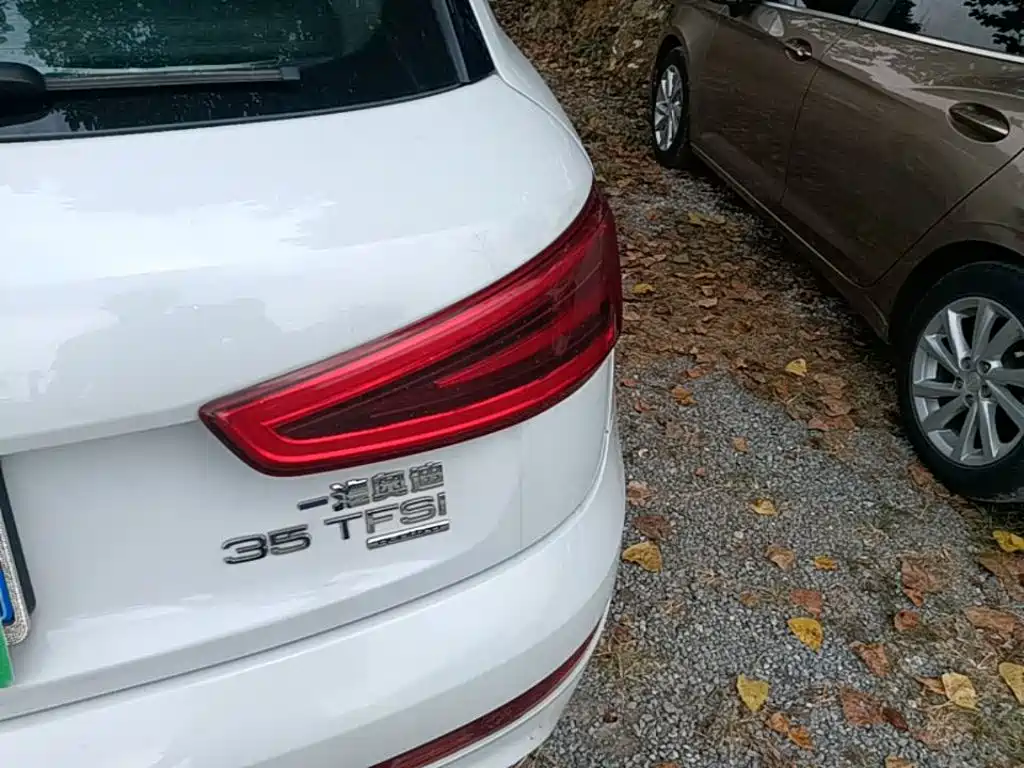 Фото 8 - Audi Q3