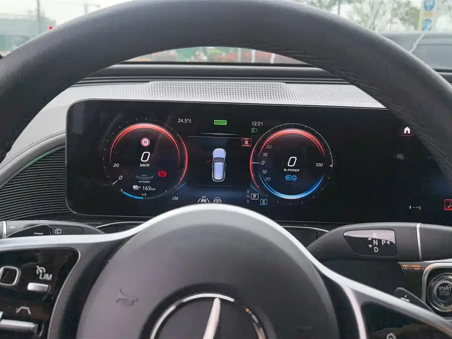 MERCEDES-BENZ EQC
