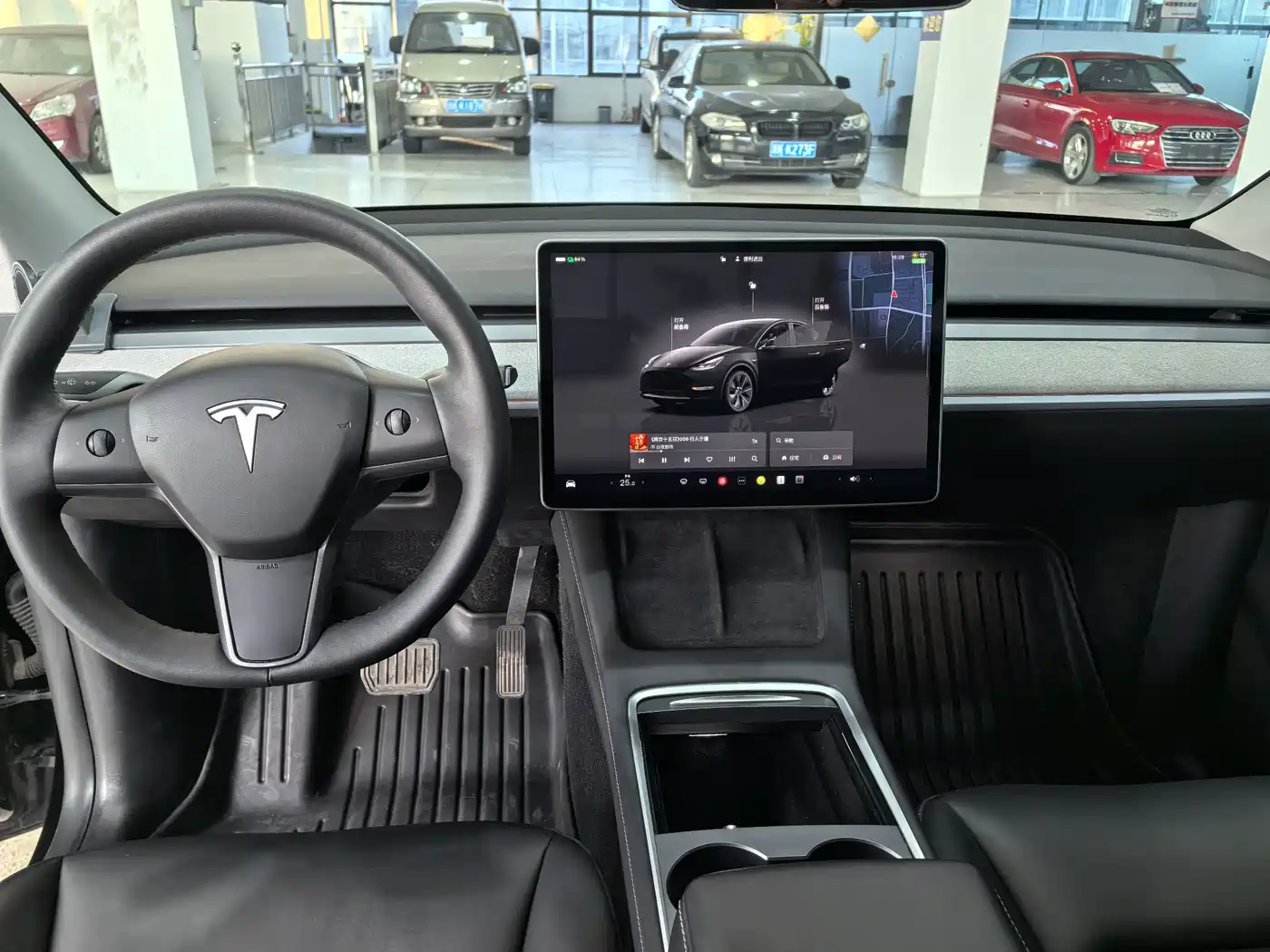 TESLA MODEL Y