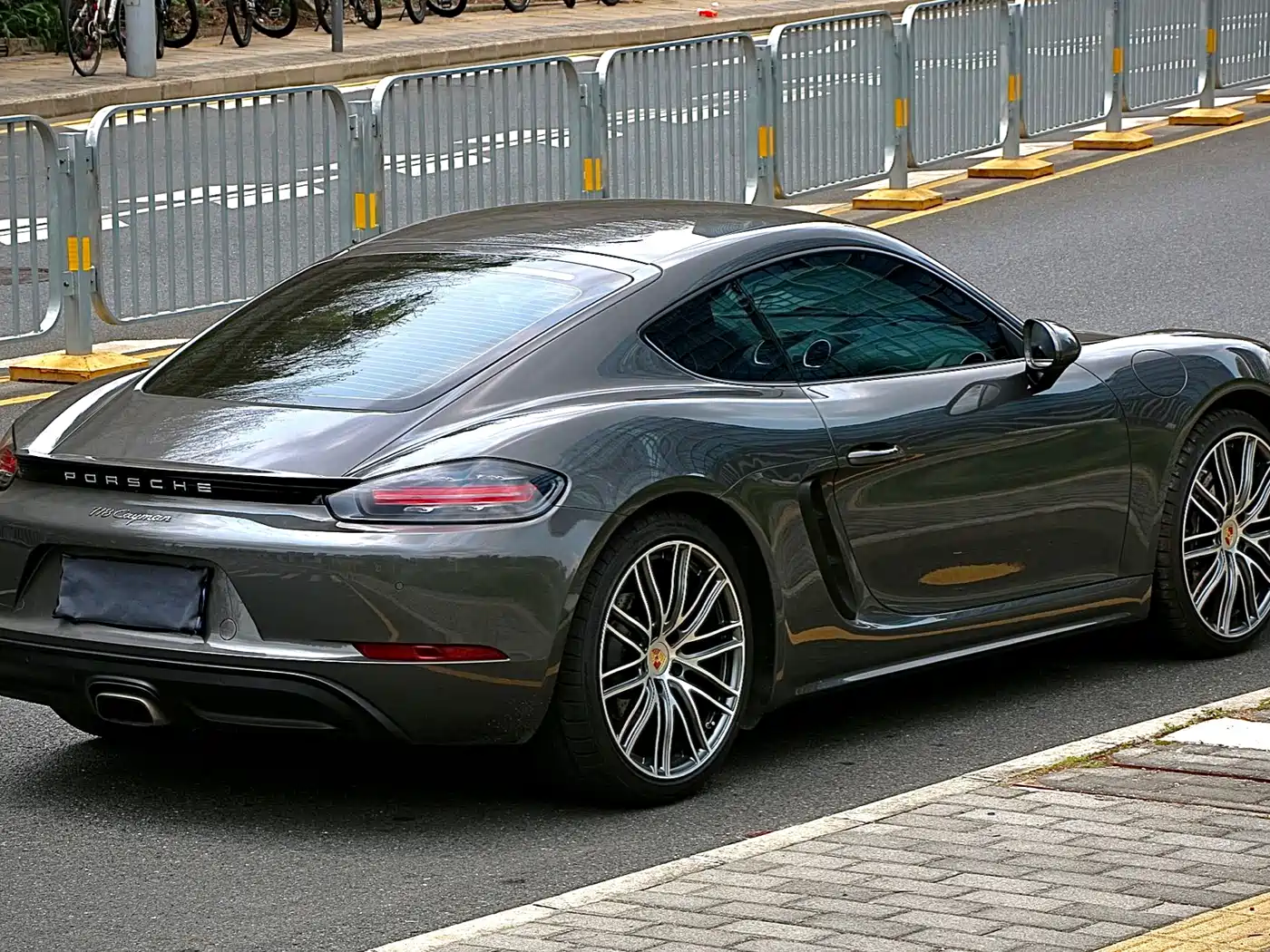 Porsche 718 2018 Cayman 2.0T фото 6