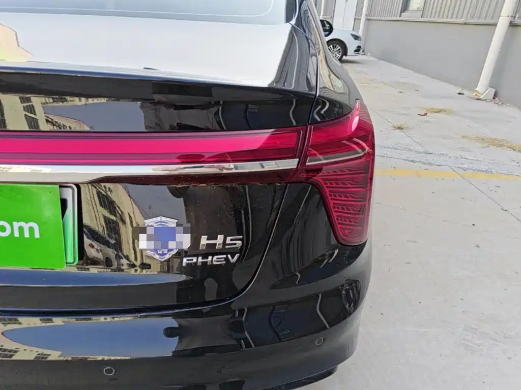 صورة 8 - Hongqi H5 PHEV