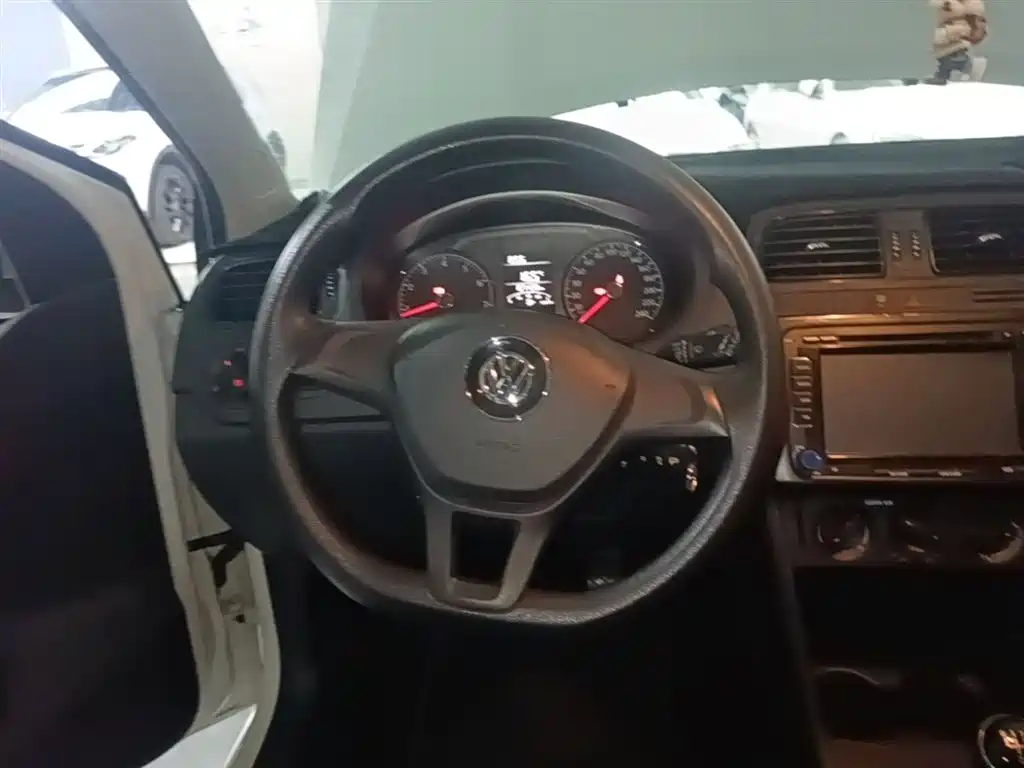 Volkswagen Polo 2016 1.4L Manual Trend фото 11