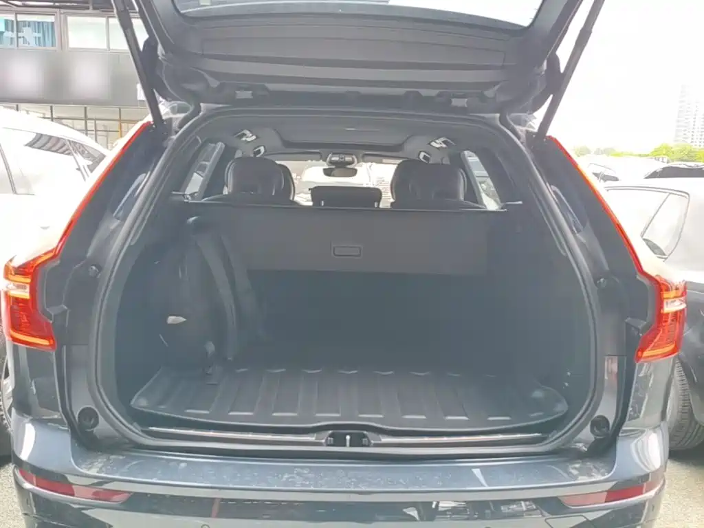 Volvo XC60 Plug-in Hybrid 2023 2024 T8 PHEV Long Range AWD Smart Elegance Luxury Edition