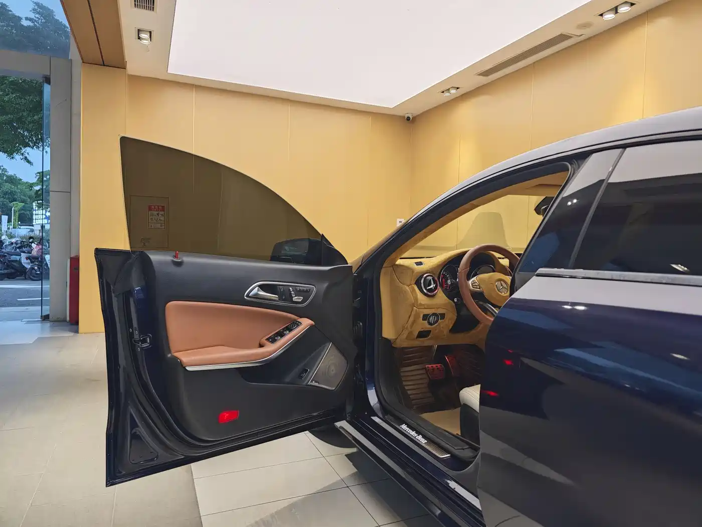 Mercedes-Benz CLA (Import) 2018 CLA 220 4MATIC фото 8
