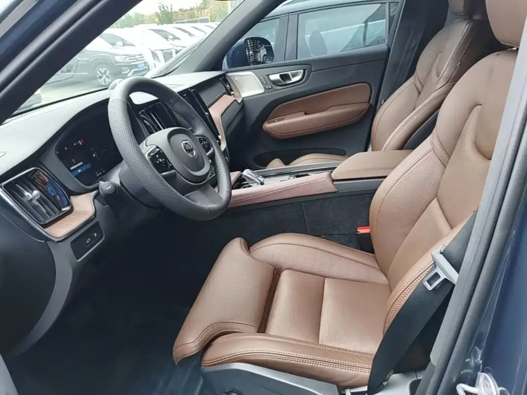 Volvo XC60 Plug-in Hybrid 2023 2024 T8 PHEV Long Range AWD Smart Elegance Luxury Edition
