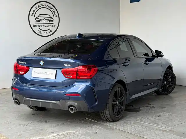BMW 1 Series 2022 125i M Sport Shadow Edition — фото 3