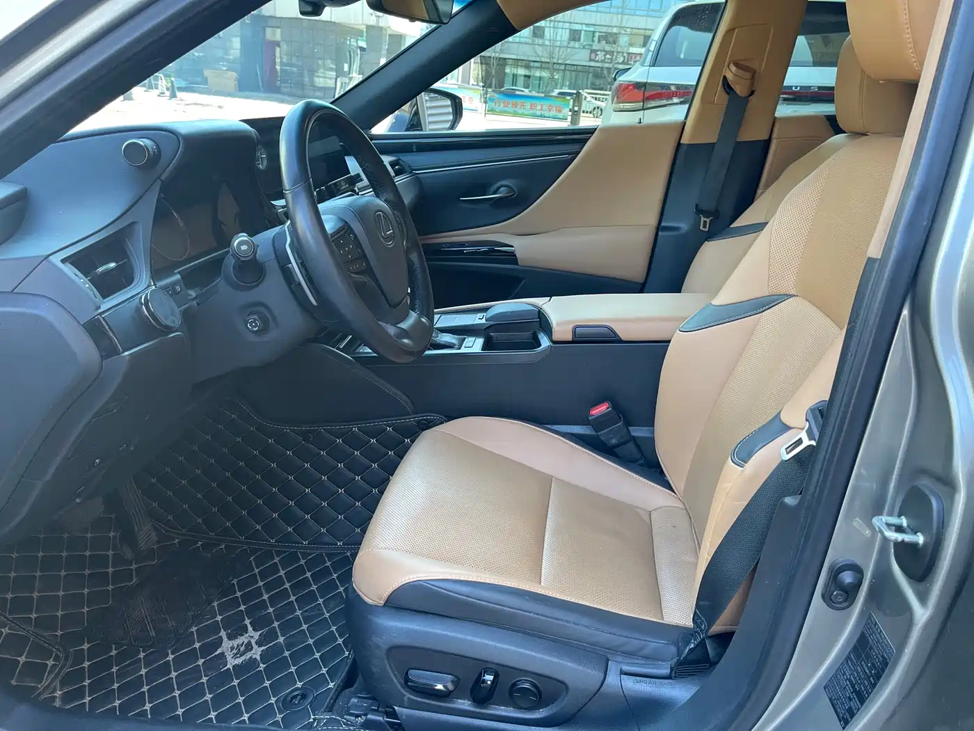 Lexus ES 2022 200 Excellence Edition фото 3