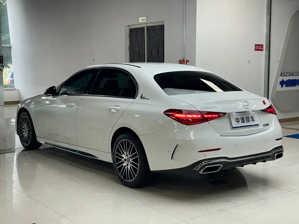 Фото 23 - Mercedes-Benz C-Class