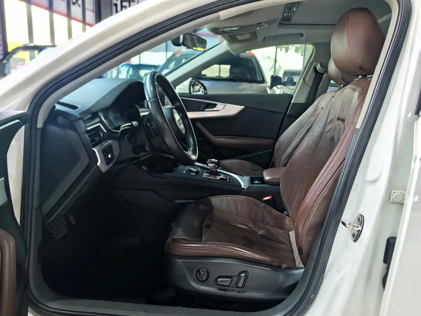 Фото 8 - Audi A4L