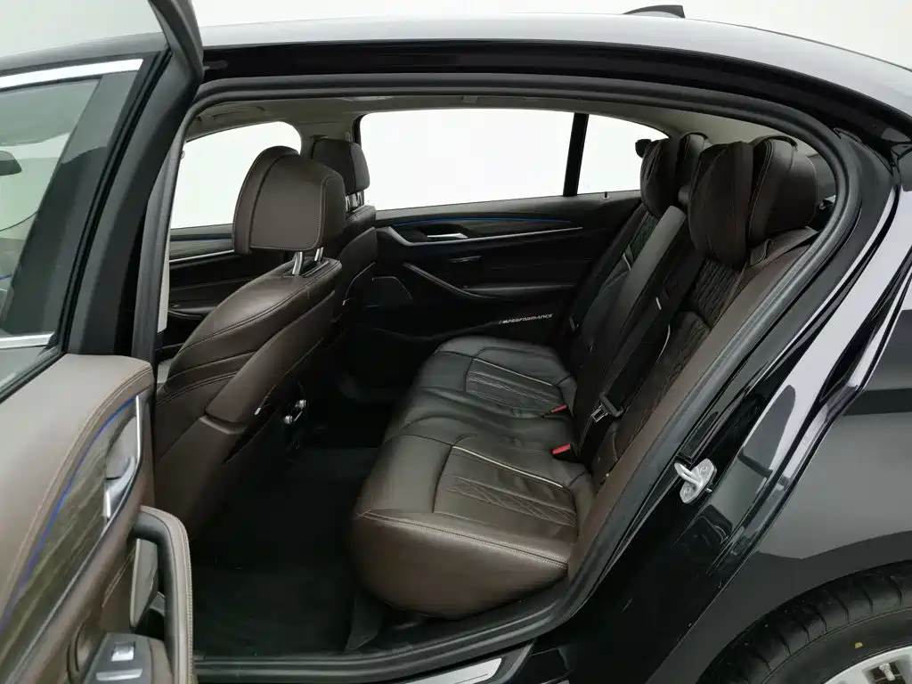 Photo 15 - BMW 5 Series