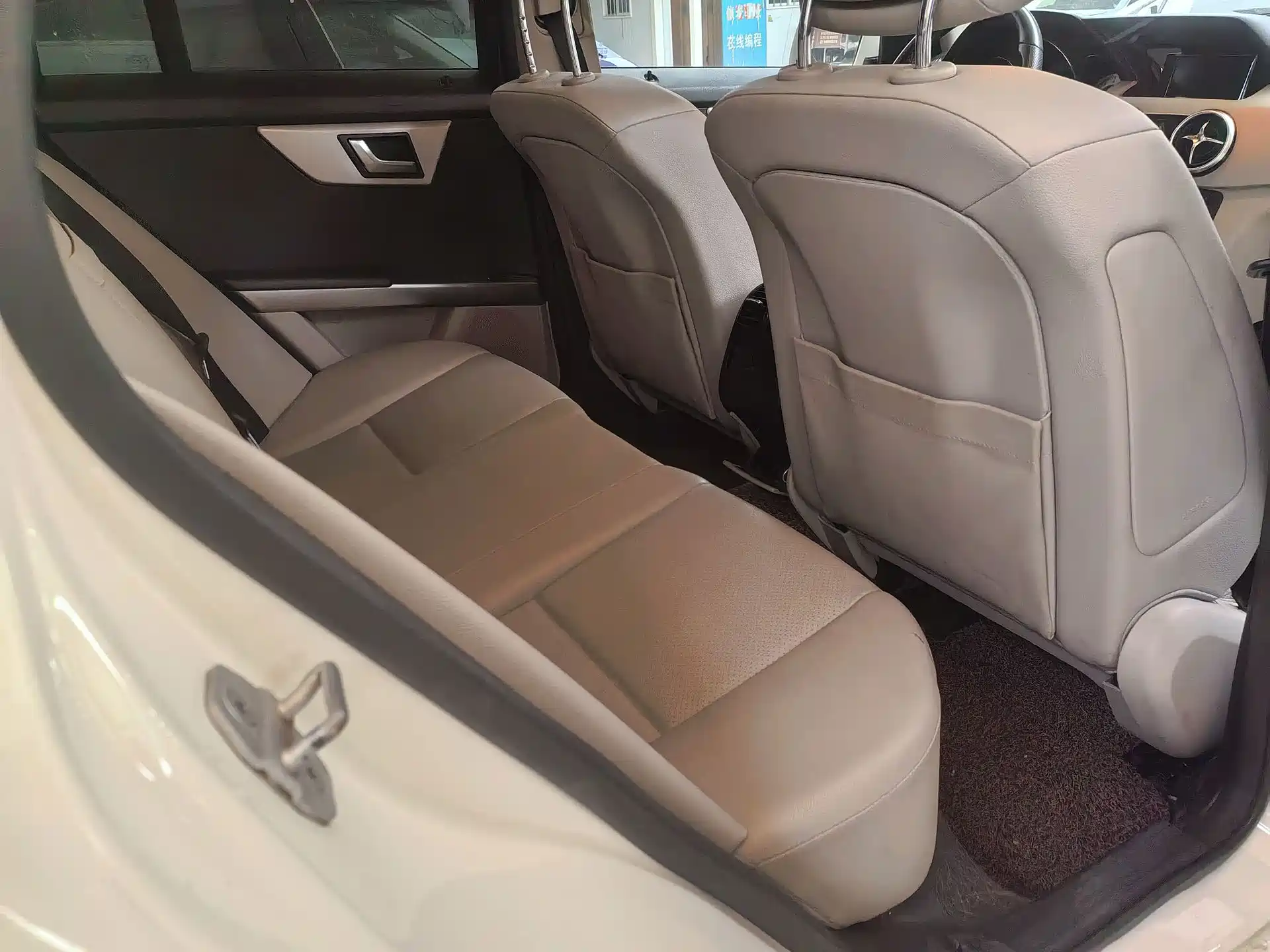 Photo 5 - Mercedes-Benz GLK-Class