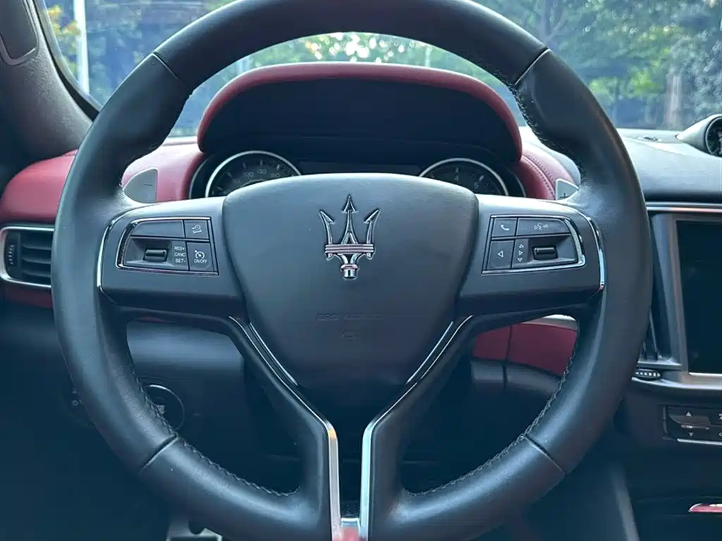 MASERATI LEVANTE