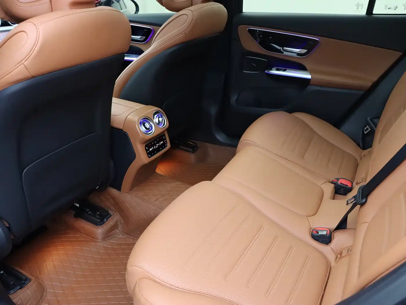 Mercedes-Benz GLC 2024 GLC 300 L 4MATIC Dynamic 5-seater фото 13