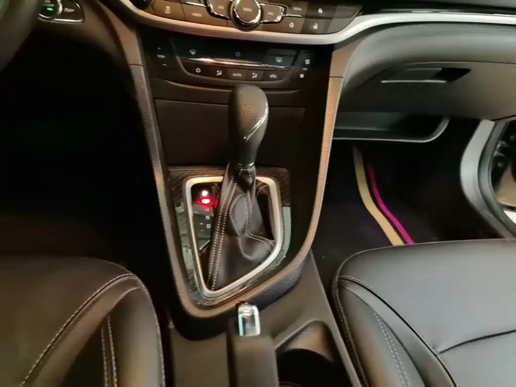 Фото 14 - Buick Excelle