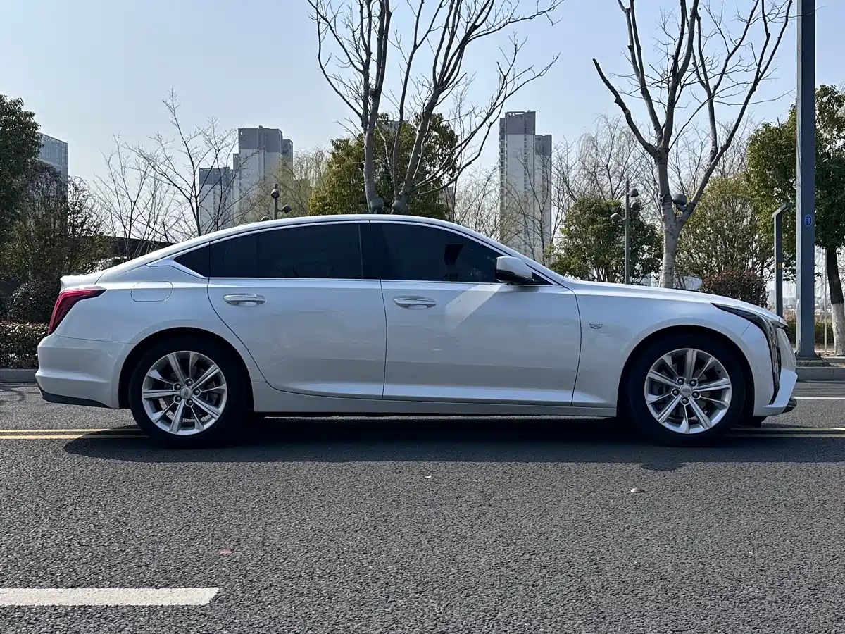 Cadillac CT5 2024 28T Luxury Model Pro фото 3